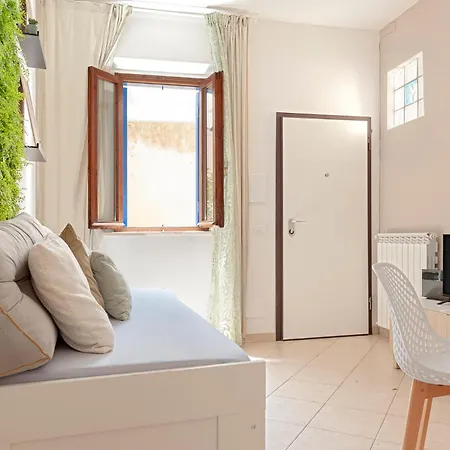 La Casina In Borgo - With Terrace Daire