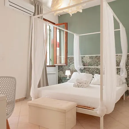 La Casina In Borgo - With Terrace Daire *